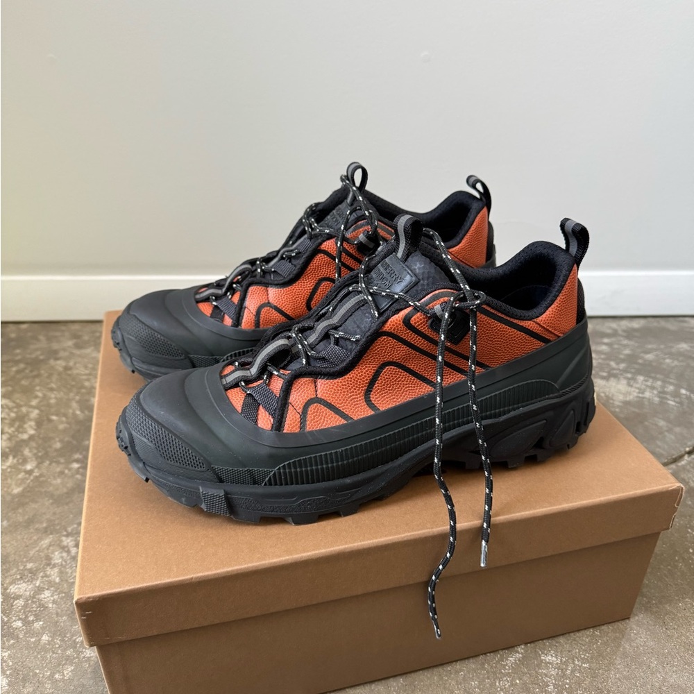 BURBERRY BASKETBALL LEATHER ARTHUR SNEAKERS
